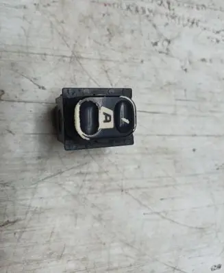 Peugeot Partner Electric window control switch A7235