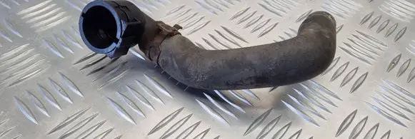 Engine coolant pipe/hose