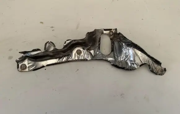 Renault Trafic III (X82) Heat shield in engine bay 140133472R