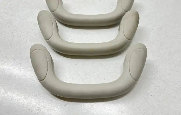 Nissan Navara D23 A set of handles for the ceiling 739424KJ0B