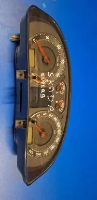 Skoda Superb B5 (3U) Speedometer (instrument cluster) 3U0920841A 110080115007