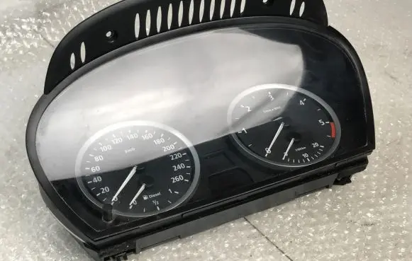 BMW 5 E60 E61 Speedometer (instrument cluster) 6944126