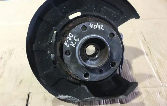 BMW X5 E70 Rear wheel hub 6770983