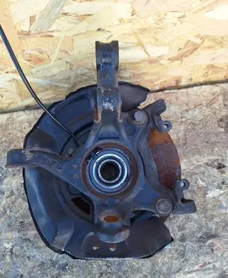 Toyota Yaris Front wheel hub spindle knuckle