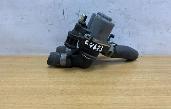 Mercedes-Benz E W210 Coolant heater control valve 0018307784 C4673