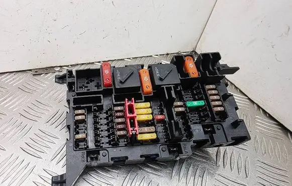 Mini One - Cooper F56 F55 Fuse module 9270354
