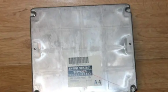 Toyota Avensis T250 Engine control unit/module