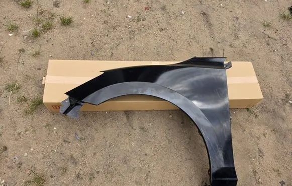 Mazda 2 Fender DO1G52211B