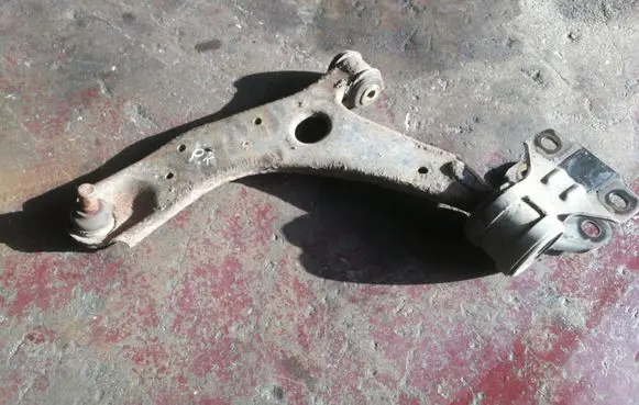 Mazda 3 II Front lower control arm/wishbone