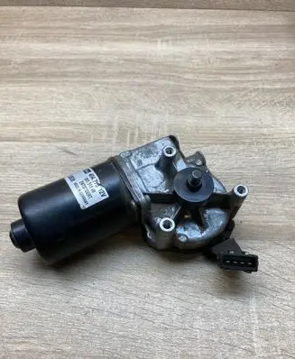 Volvo V70 Wiper motor 09151848