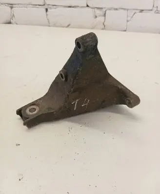 Volkswagen Transporter - Caravelle T4 Engine mounting bracket 074199308