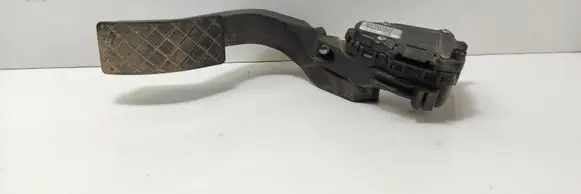 Volkswagen PASSAT B5.5 Accelerator throttle pedal 8D1721523F