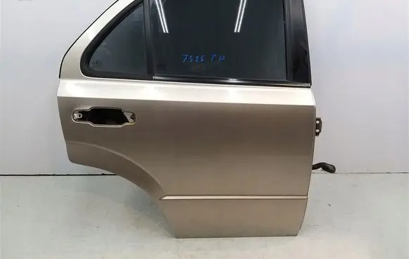 KIA Sorento Rear door 