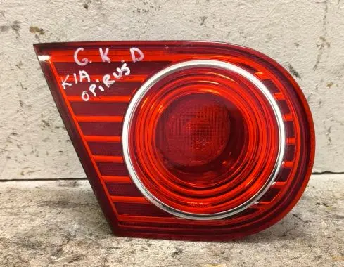 KIA Opirus Rear/tail lights