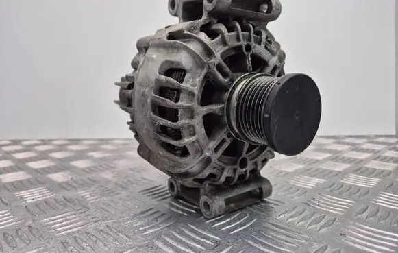 Mercedes-Benz C W204 Generator/alternator A0009067902 214005381 2617417A