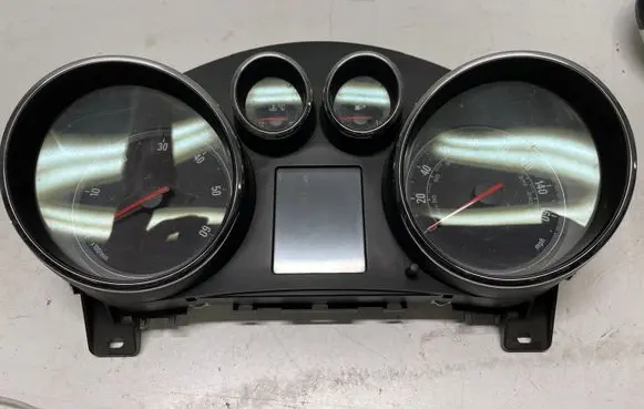 Opel Zafira C Speedometer (instrument cluster) 13460585