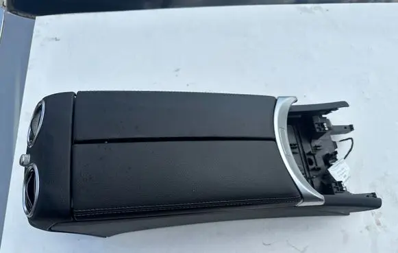 Mercedes-Benz C W205 Armrest A2055404913 150713Q03 DB4A613113