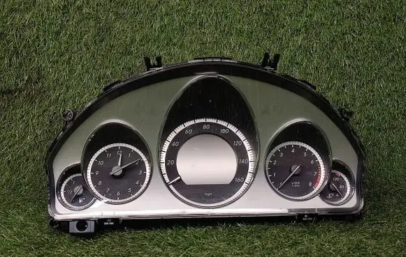Mercedes-Benz E W212 Speedometer (instrument cluster) A2129001408 A2129013500 A2129026303