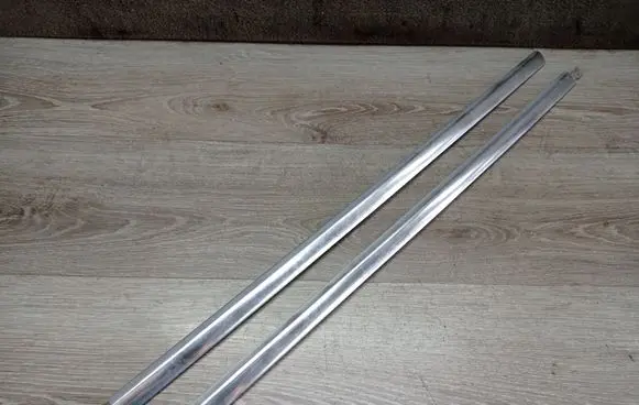 Volvo V70 Rear side glass trim 