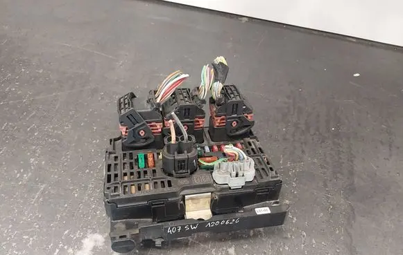 Peugeot 407 BSM Control unit 9656086080