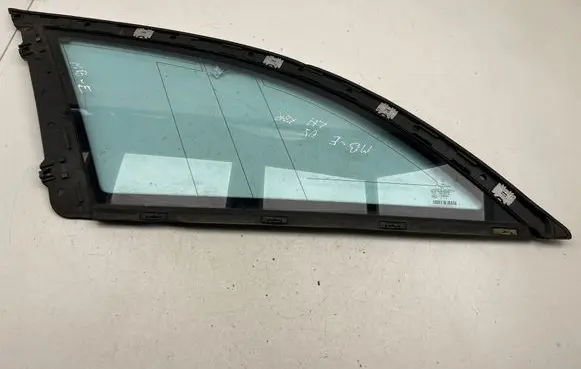 Mercedes-Benz E W211 Rear side window DOT18AS2M526 E000251 43R000261