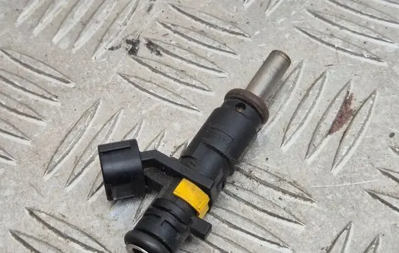 Peugeot 3008 I Fuel injector V752817680 7528176