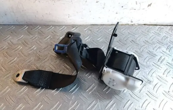 Lexus IS III XE30 Rear seatbelt 