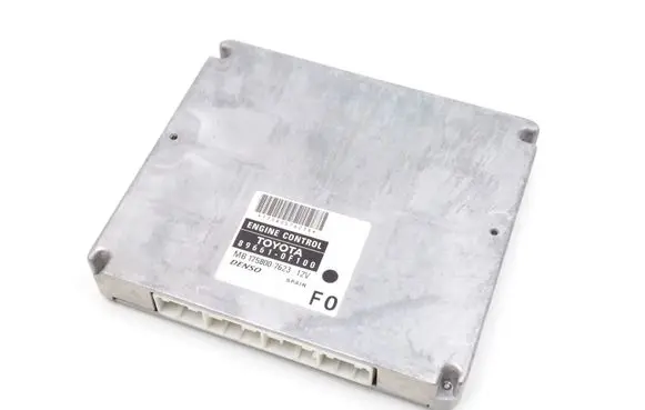 Toyota Corolla Verso AR10 Engine control unit/module 896610F100 MB1758007623