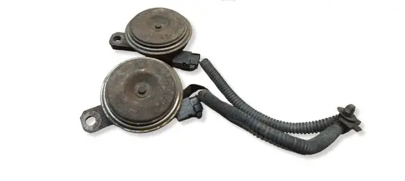 Toyota Yaris Horn signal E13000026