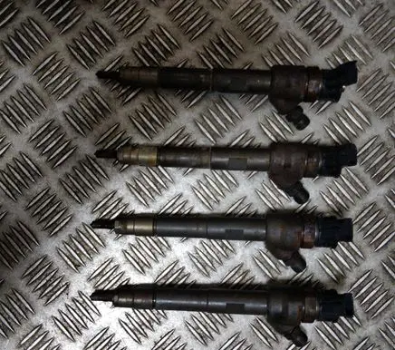 Land Rover Discovery Sport Fuel injector G4D39K546AA