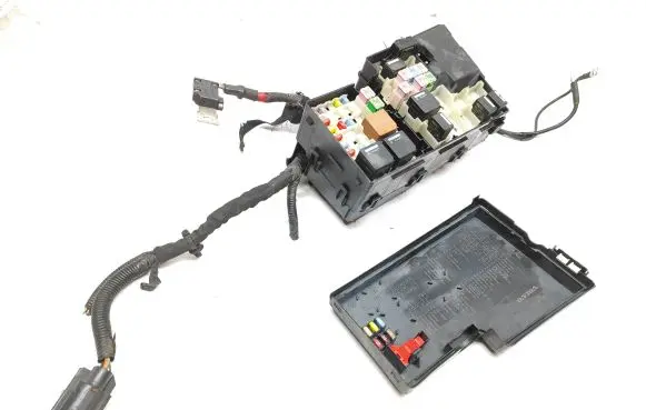 Volvo V50 Fuse box set 8688040 518818000 124729
