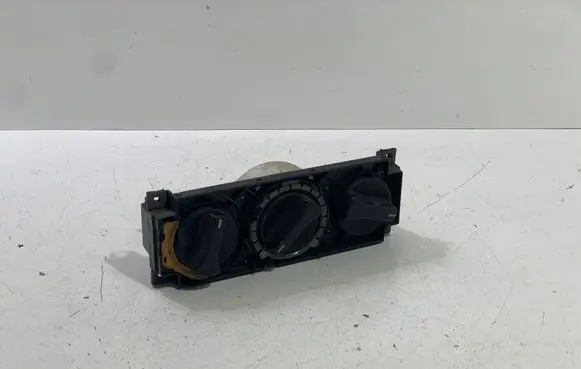 Volkswagen Golf III Climate control unit 357819045