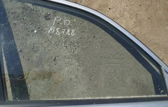 Mazda 626 Front door window glass four-door