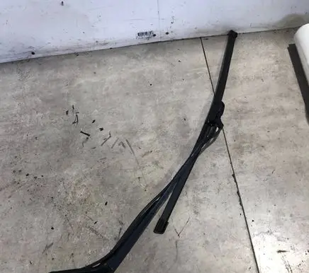 Microcar M.GO Front wiper blade arm