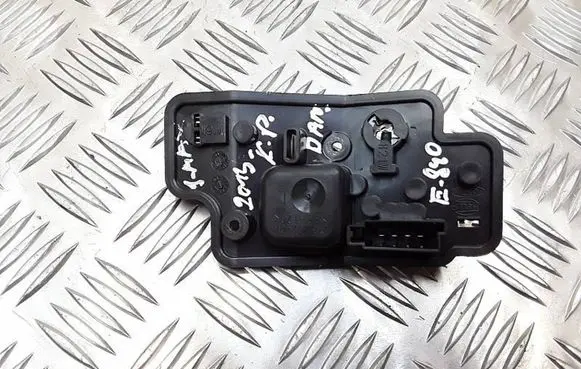 Ford S-MAX Tail light bulb cover holder 17320201