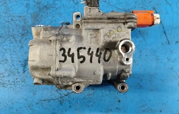 Toyota Prius (XW30) Air conditioning (A/C) compressor (pump) 8837047060