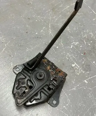 KIA Sorento Engine bonnet/hood lock/catch 811303E000