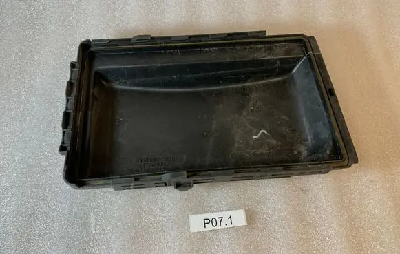 Mercedes-Benz S W220 Air filter box cover 2205400082