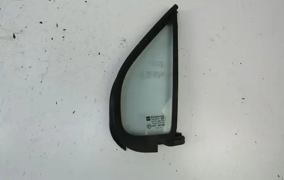 Opel Agila A Front triangle window/glass 
