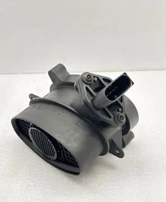 BMW 5 E39 Mass air flow meter 7787076 1362 0928400468