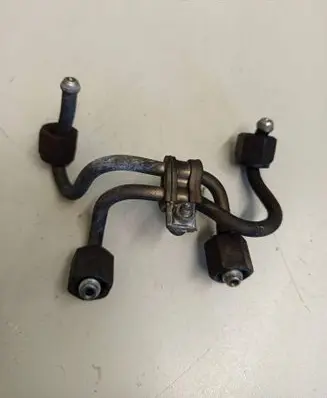 BMW X5 E53 Fuel injector supply line/pipe 