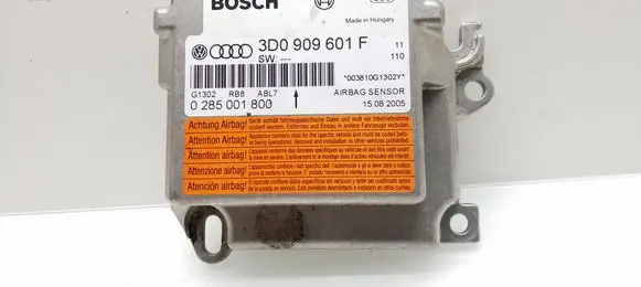 Volkswagen Touareg I Airbag control unit/module 3D0909601F 0285001800
