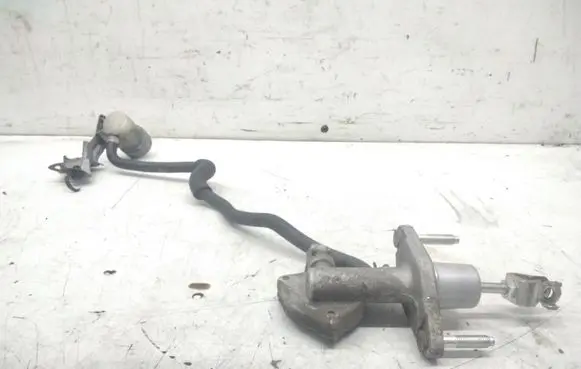 Honda FR-V Clutch master cylinder