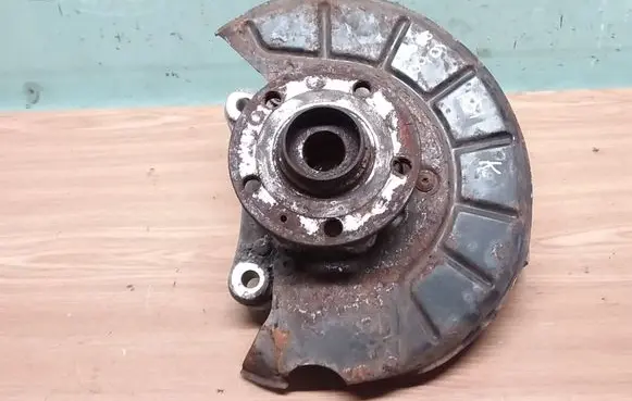 Volkswagen PASSAT B6 Front wheel hub