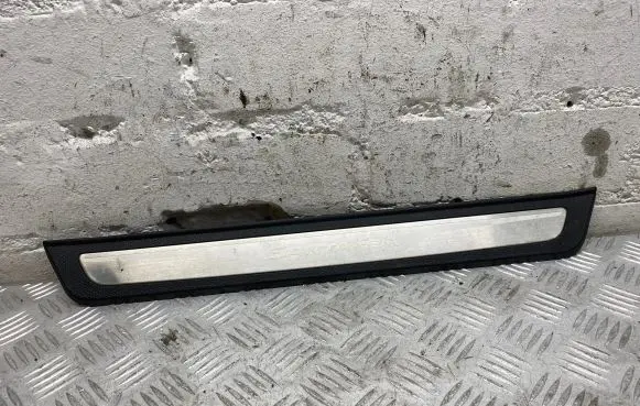 Hyundai Santa Fe Front sill trim cover 858842w500