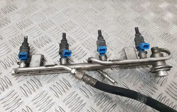 Audi A4 S4 B5 8D Fuel main line pipe 058133681B