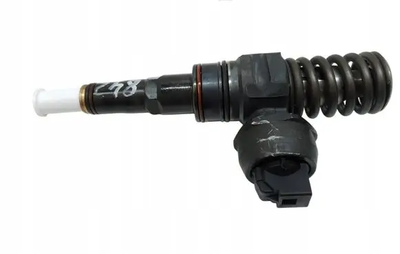 Volkswagen PASSAT B5.5 Fuel injector 038130073AR