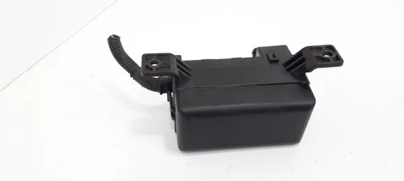 KIA Sorento Relay mounting block 