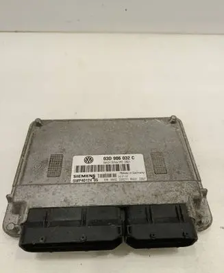 Volkswagen Polo IV 9N3 Engine control unit/module 03D906032C 5WP4012405 3PD2501