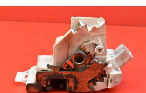 Ford Mondeo Mk III Front door lock 